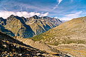 Valle di Rhemes. Il profondo solco della valle e il Col Fenetre